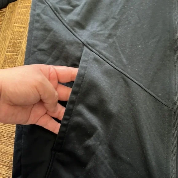 UNDER ARMOUR Jacket - Picture 3 of 4